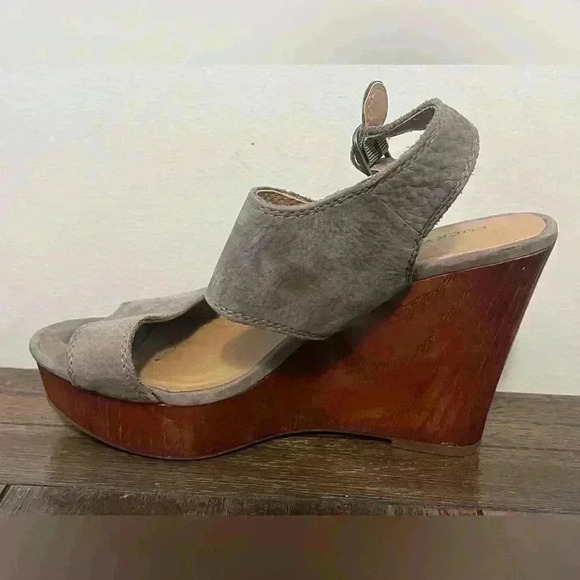 Lucky Brand Wedge Sandals Lattela Grey Suede Womens size 8 - Picture 4 of 9